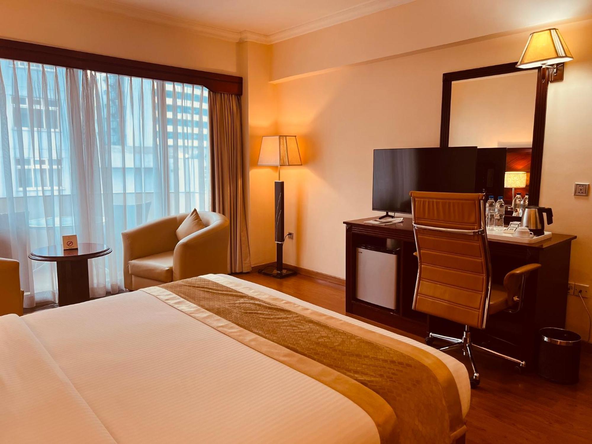 Deluxe King Room
