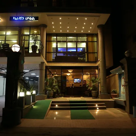 Caravan Hotel-2